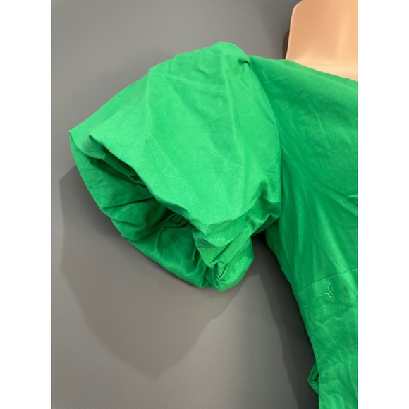 ALIVE GIRL Green maxi open back dress with puffy sleeves - Picture 6 of 9